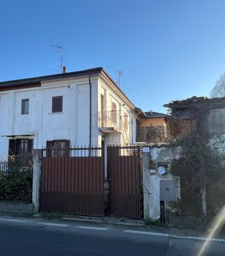 appartamento in vendita a Gambolò in zona Remondò