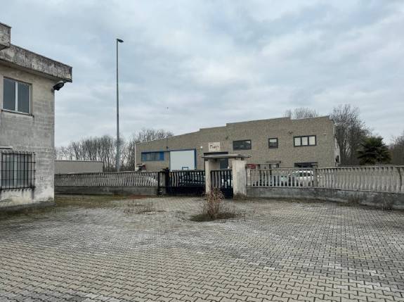 locale commerciale in vendita a Gambolò