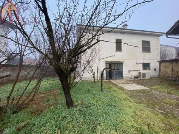 casa indipendente in vendita a Gambolò