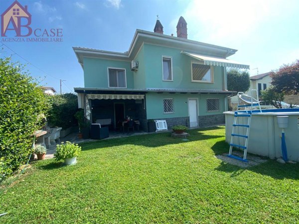 casa indipendente in vendita a Gambolò