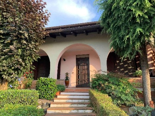 casa indipendente in vendita a Gambolò