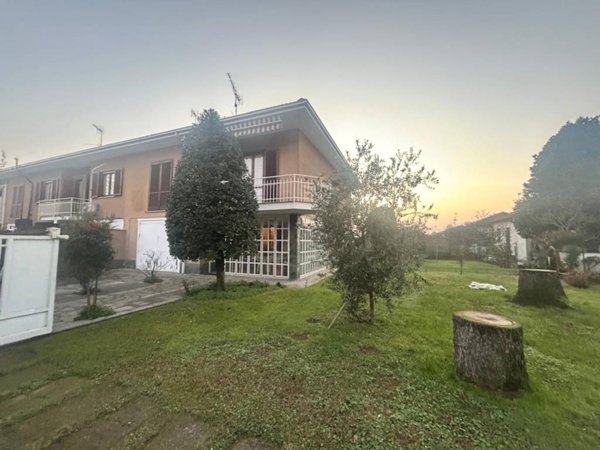 casa indipendente in vendita a Gambolò