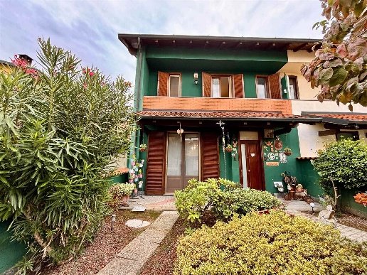 casa indipendente in vendita a Gambolò