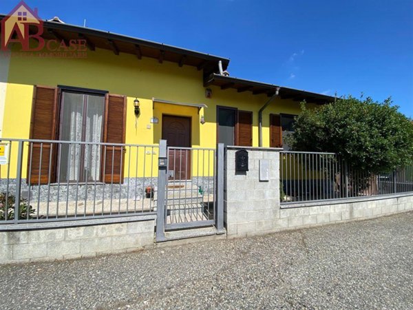 casa indipendente in vendita a Gambolò