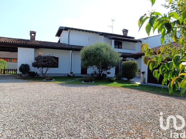 casa indipendente in vendita a Gambolò in zona Garbana