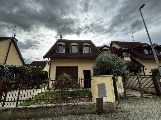 casa indipendente in vendita a Gambolò