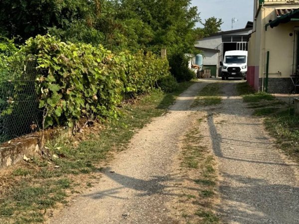 appartamento in vendita a Gambolò in zona Belcreda