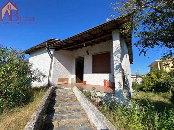 casa indipendente in vendita a Gambolò