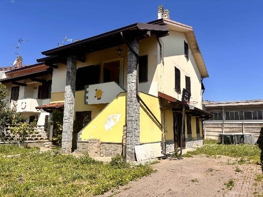 casa indipendente in vendita a Gambolò