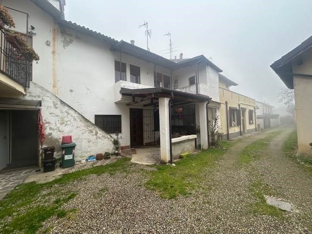 casa indipendente in vendita a Gambolò