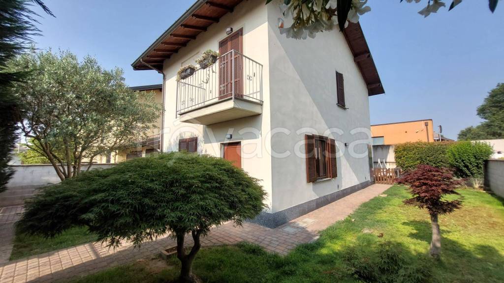 casa indipendente in vendita a Gambolò