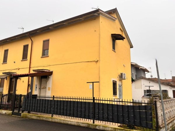 appartamento in vendita a Gambolò