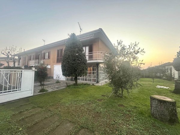 casa indipendente in vendita a Gambolò