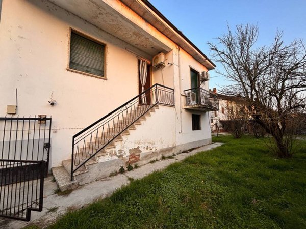 casa indipendente in vendita a Gambolò