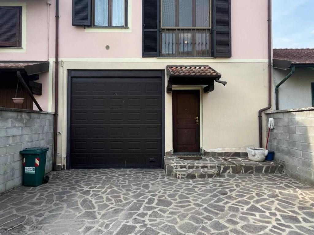 casa indipendente in vendita a Gambolò