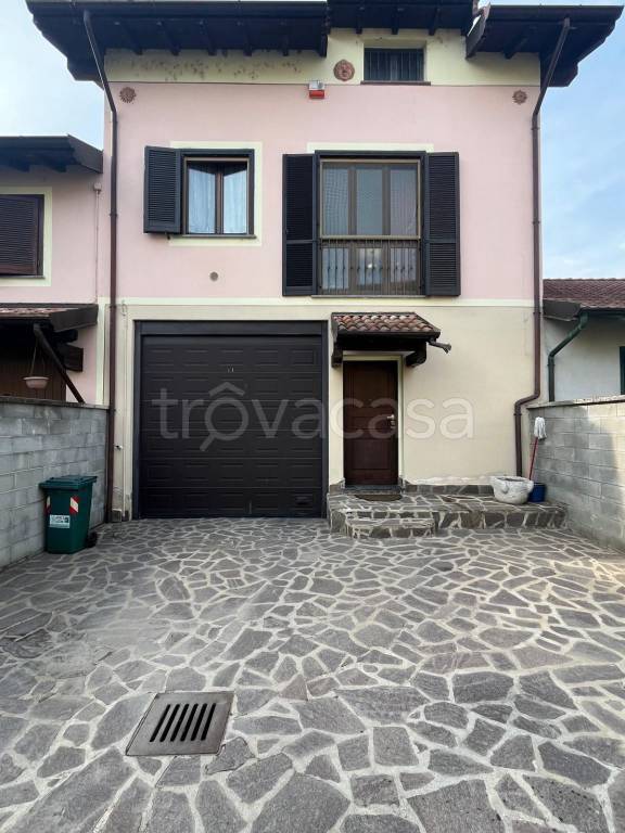 casa indipendente in vendita a Gambolò