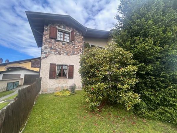 casa indipendente in vendita a Gambolò