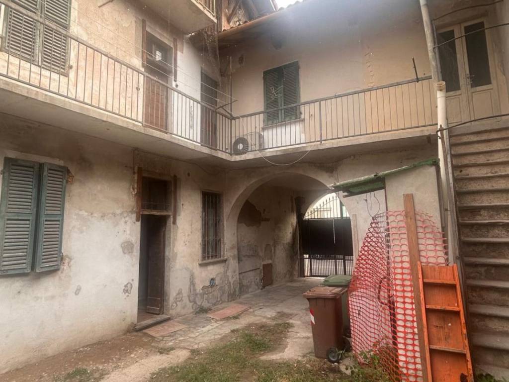 casa indipendente in vendita a Gambolò