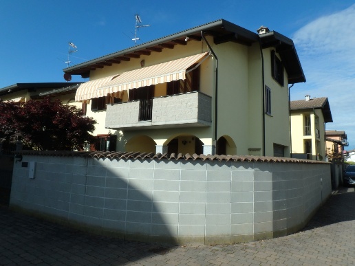 casa indipendente in vendita a Gambolò
