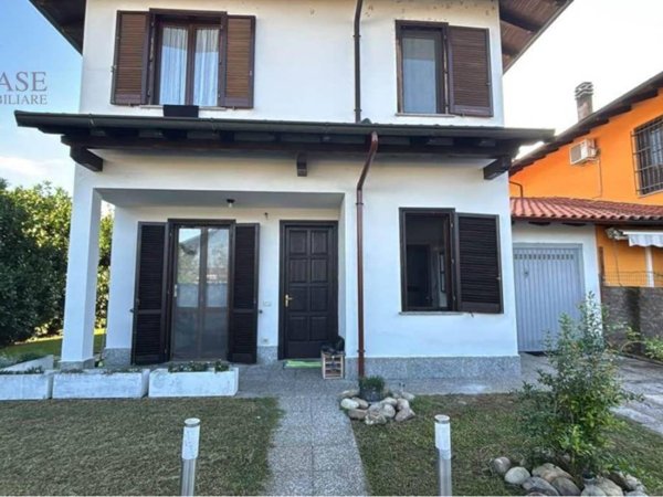 casa indipendente in vendita a Gambolò