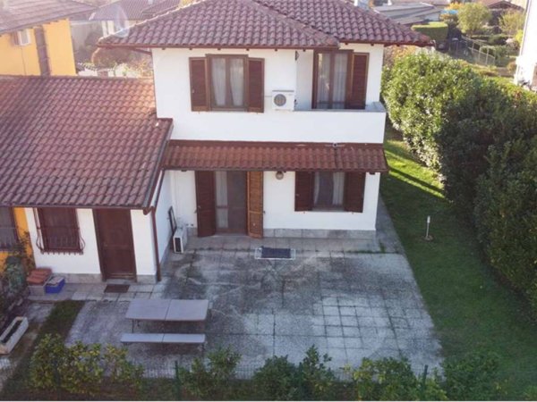 casa indipendente in vendita a Gambolò