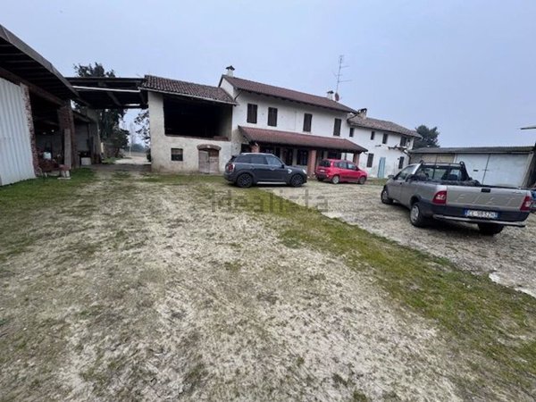 casa indipendente in vendita a Gambolò