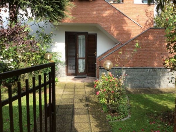 casa indipendente in vendita a Gambolò