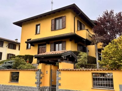 casa indipendente in vendita a Gambolò