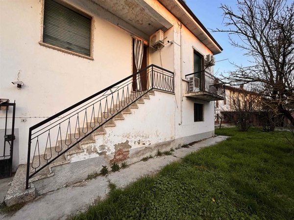 casa indipendente in vendita a Gambolò