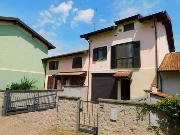 casa indipendente in vendita a Gambolò