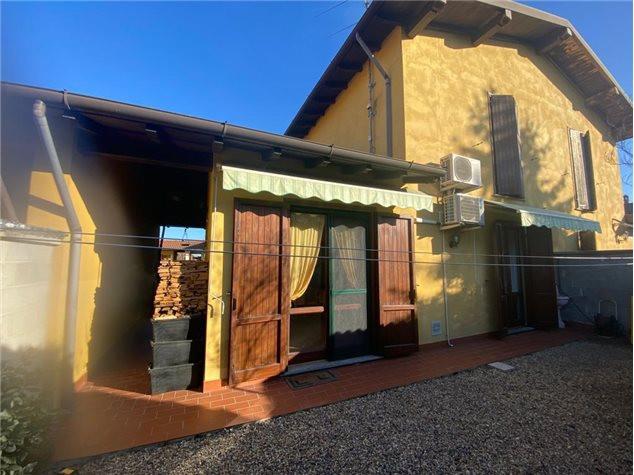 casa indipendente in vendita a Gambolò in zona Remondò