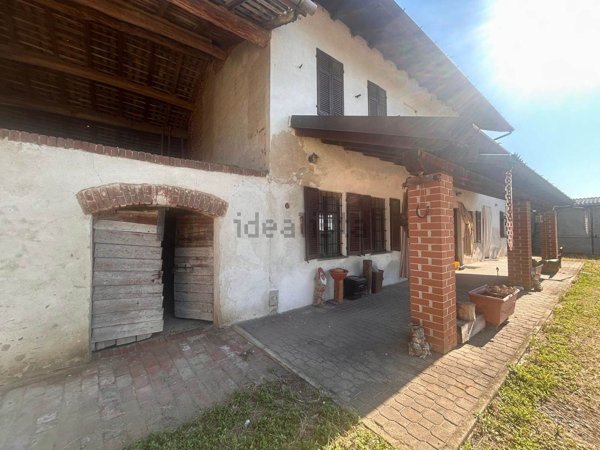 casale in vendita a Gambolò