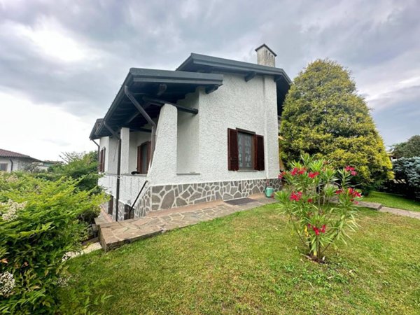 casa indipendente in vendita a Gambolò