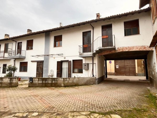 casa indipendente in vendita a Gambolò in zona Remondò