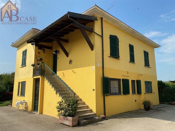 casa indipendente in vendita a Gambolò