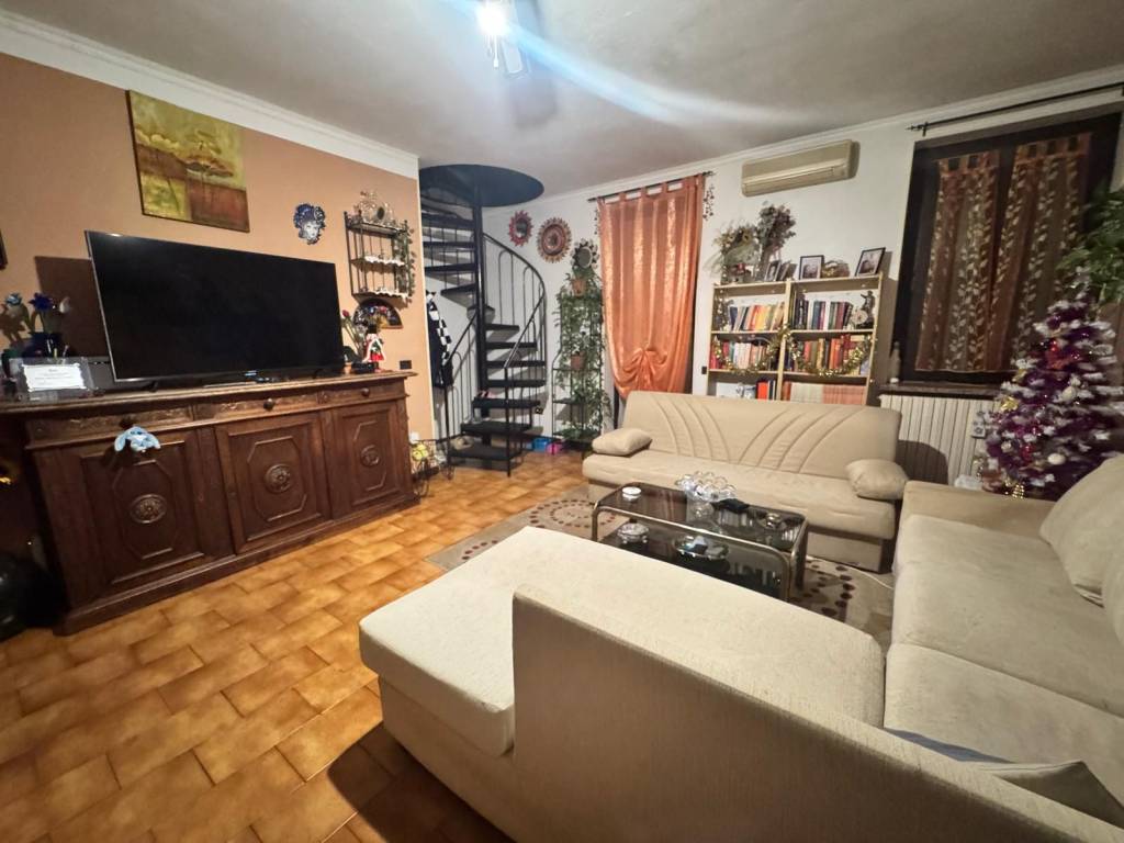 appartamento in vendita a Gambolò