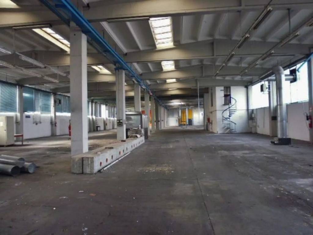 locale commerciale in vendita a Gambolò