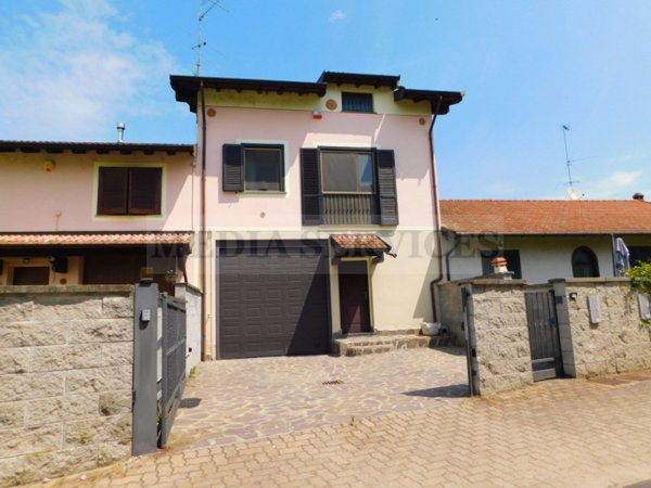 casa indipendente in vendita a Gambolò