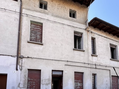 casa indipendente in vendita a Gambolò