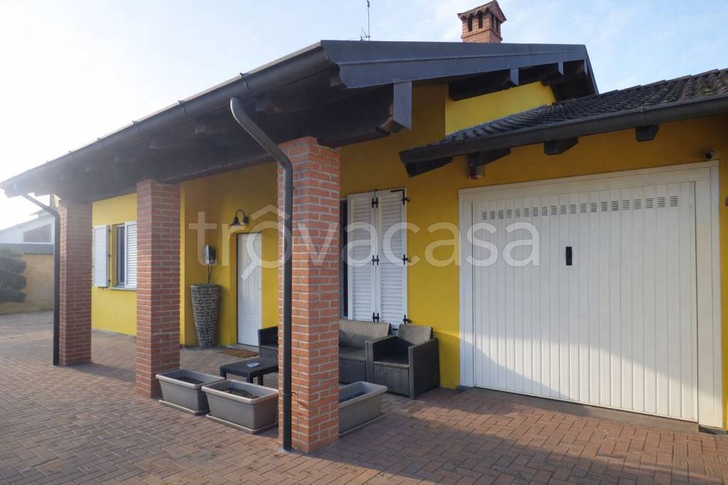 casa indipendente in vendita a Gambolò