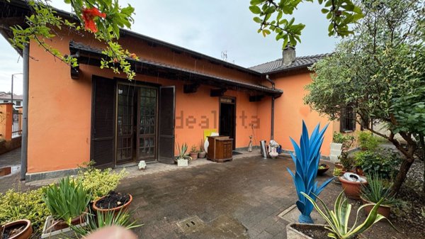 casa indipendente in vendita a Gambolò