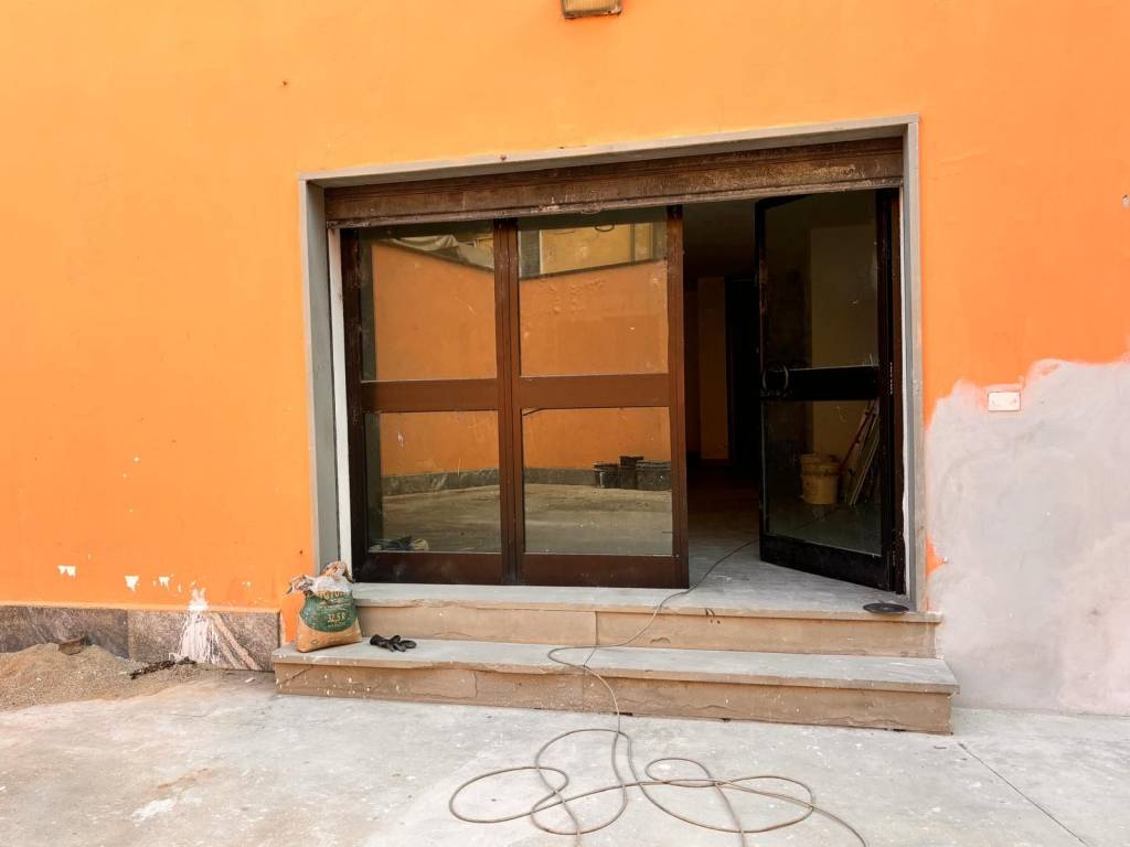 locale commerciale in vendita a Gambolò