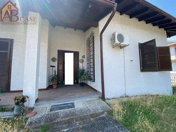 casa indipendente in vendita a Gambolò