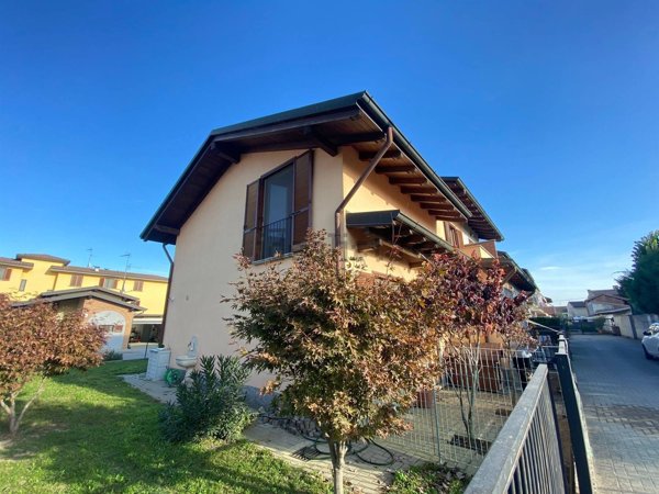 casa indipendente in vendita a Gambolò