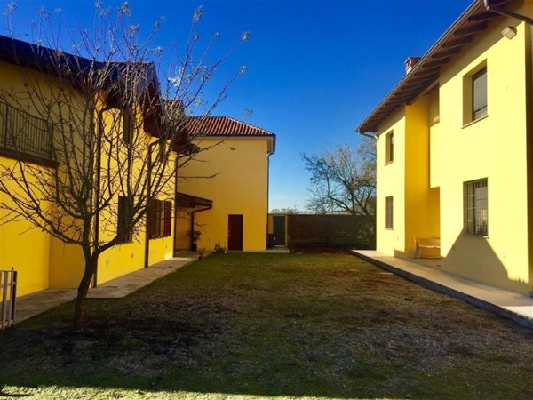 casa indipendente in vendita a Gambolò