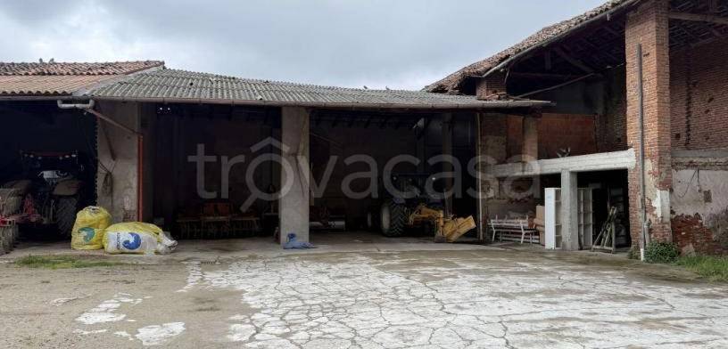 locale commerciale in vendita a Gambolò