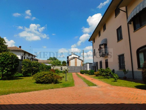 casa indipendente in vendita a Gambolò