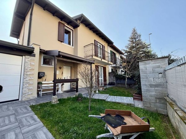 casa indipendente in vendita a Gambolò