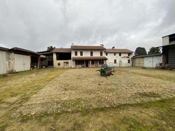 casa indipendente in vendita a Gambolò in zona Garbana