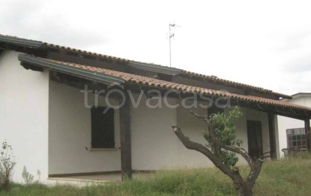 casa indipendente in vendita a Gambolò